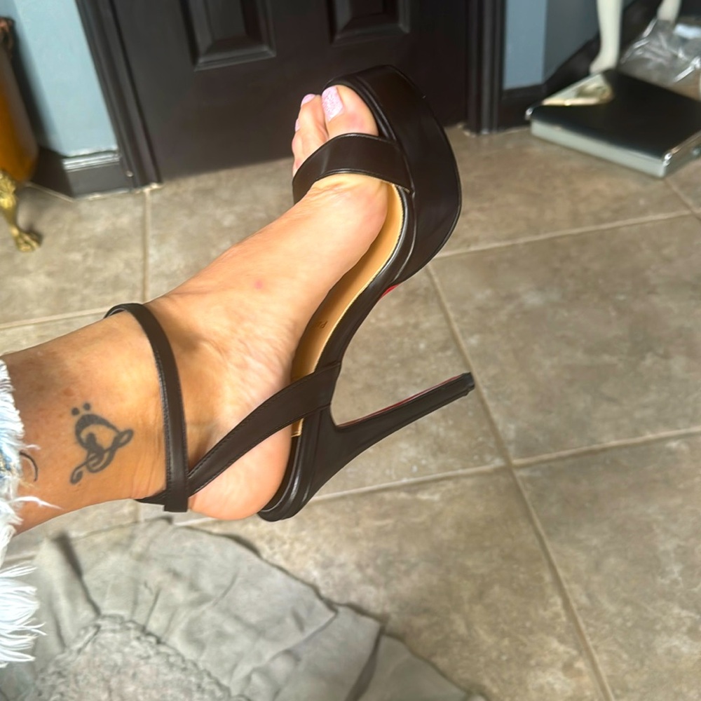 Size 37 Christian Louboutin, worn once! RED HOT